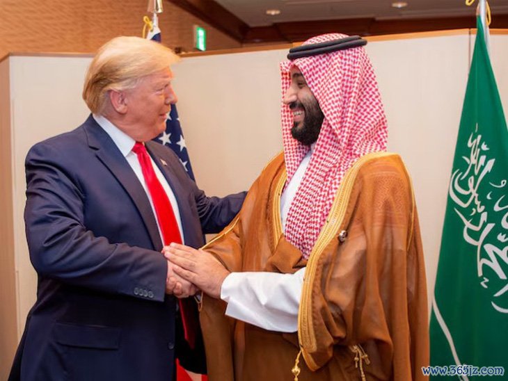 Ông Trump đề xuất Saudi Arabia đầu tư 1.000 tỉ USD vào Mỹ - Ảnh 1.